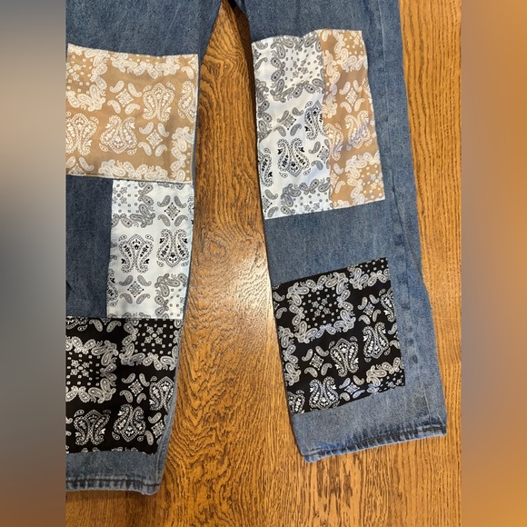 Simple Society Super High Rise Baggy Med Wash Mom Jean - 9/30 - Picture 3 of 6